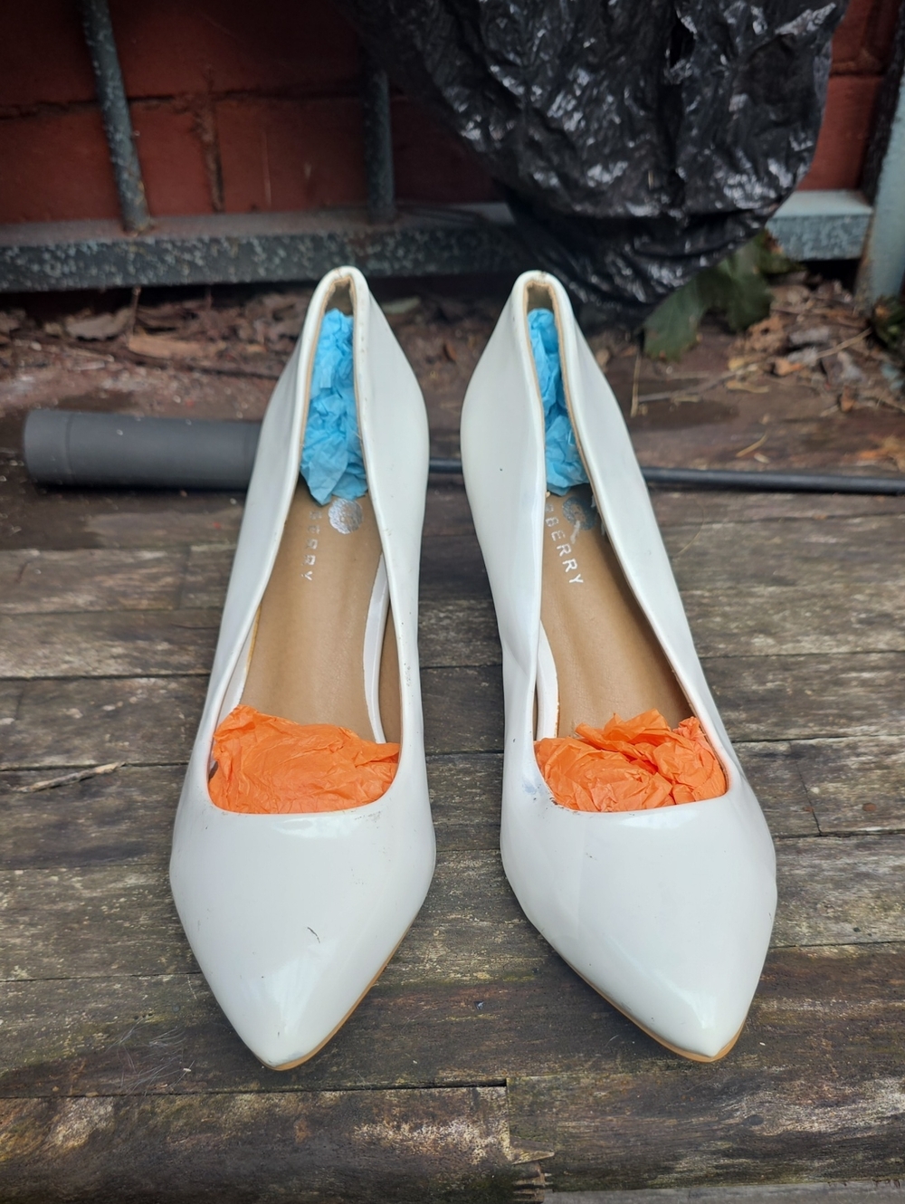 Classic White Pointed-Toe Women's Pumps